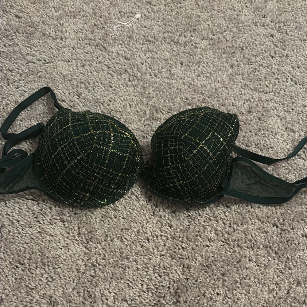 VICTORIA SECRET GREEN AND GOLD HOLIDAY BRA